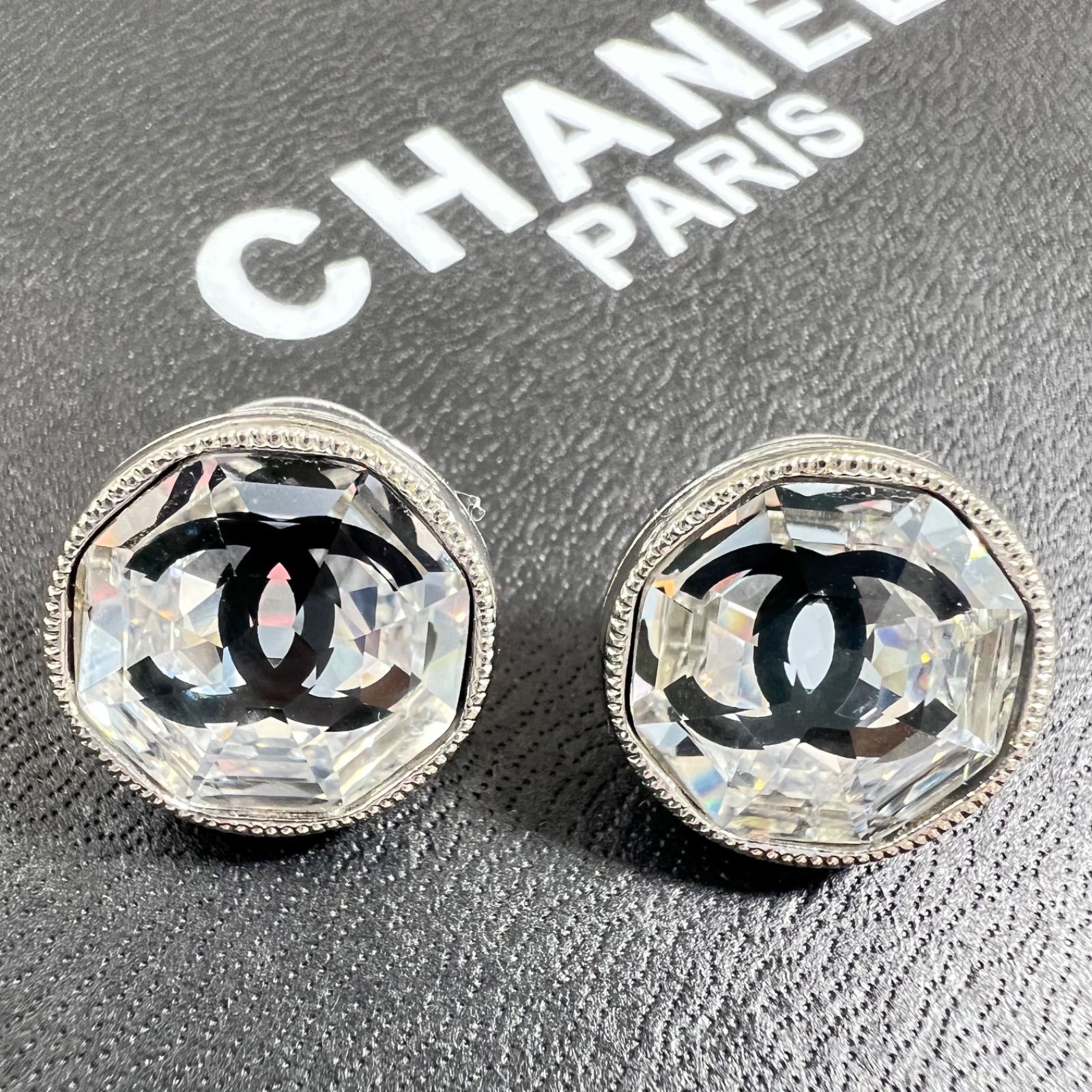 CHANEL シャネル ココマーク ピアス A18B シルバーカラー クリア素材 