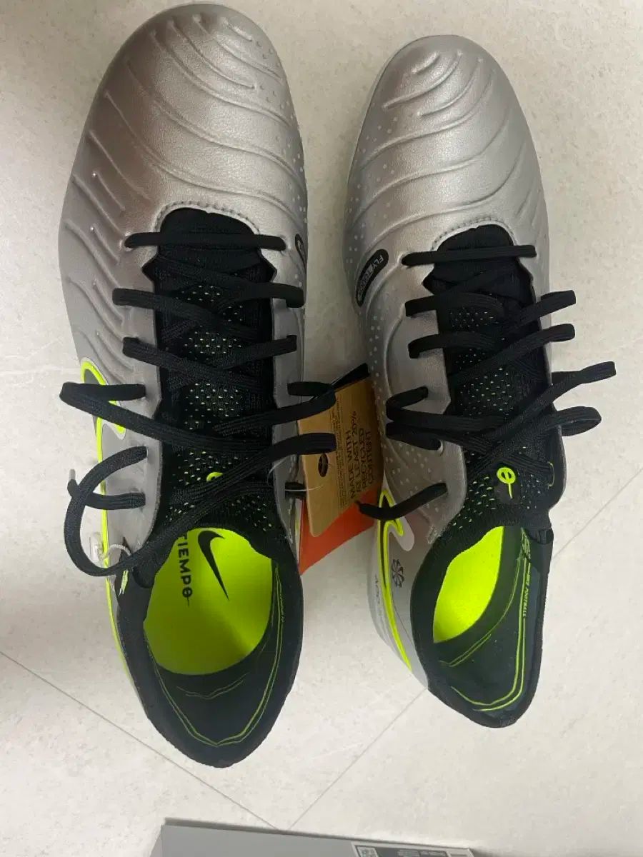 NIKE ティエンポ レジェンド 10 エリート AG 280 サッカーシューズ