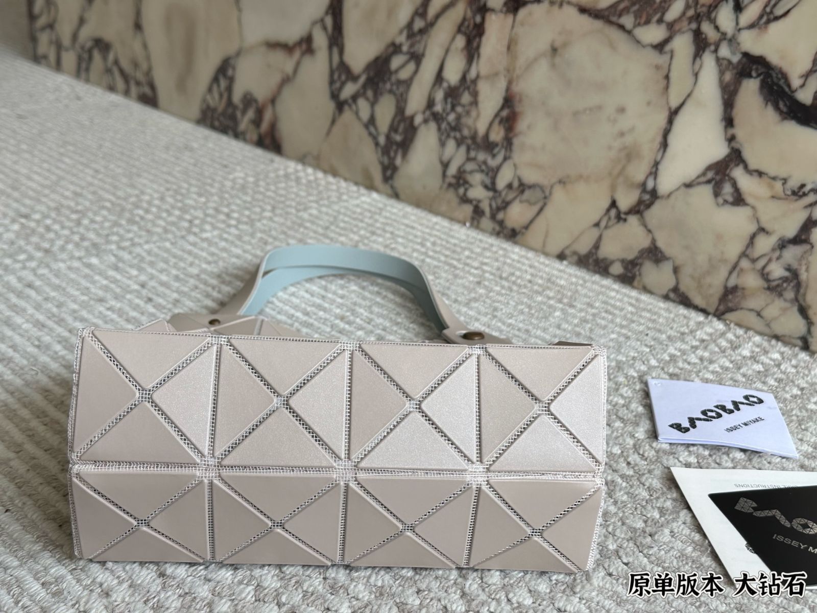 国内完売【BAOBAO ISSEY MIYAKE 】CARAT ミニ ハンドバック CARAT – isseymiyake.com