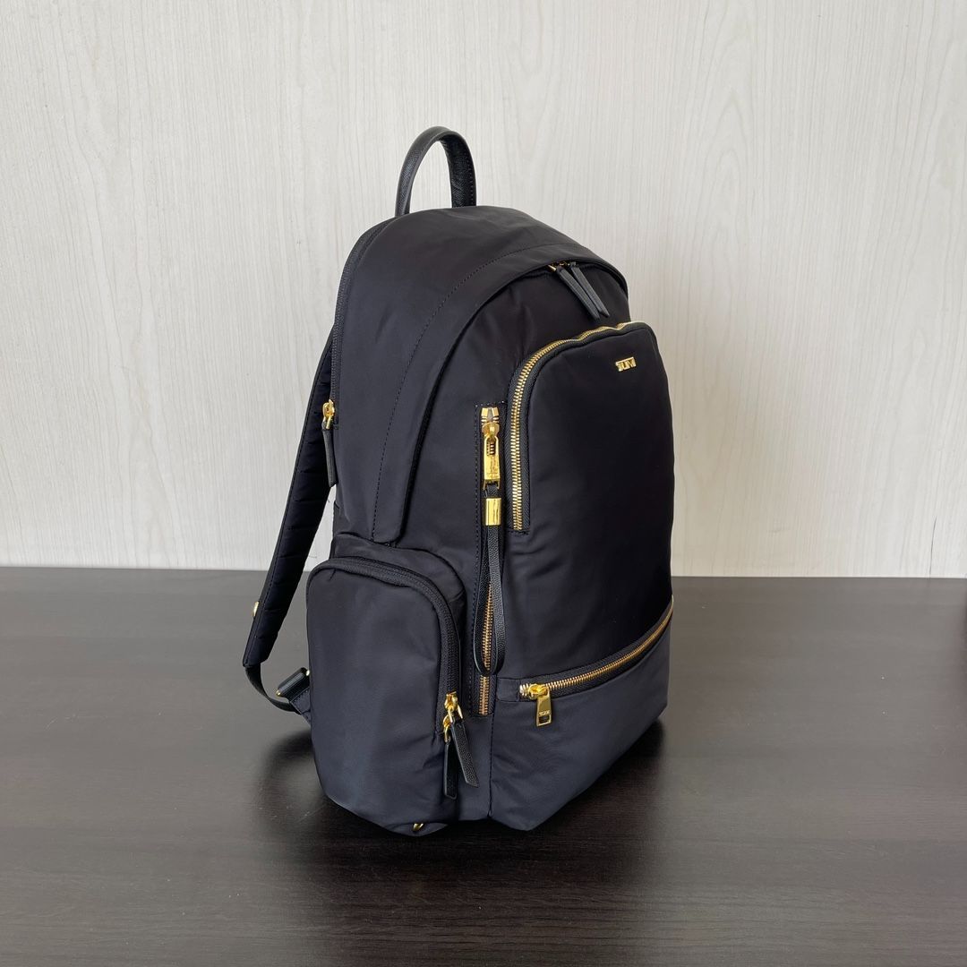 美品 トゥミ TUMI VOYAGEUR バックパック ブラック ゴールド金具 美品 トゥミ TUMI VOYAGEUR バックパック ブラック ゴールド金具