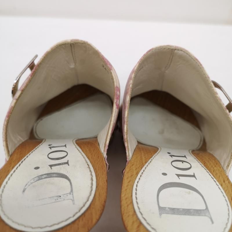 ディオール トロッター フラワー ガーリー ブロッサム サボ Dior