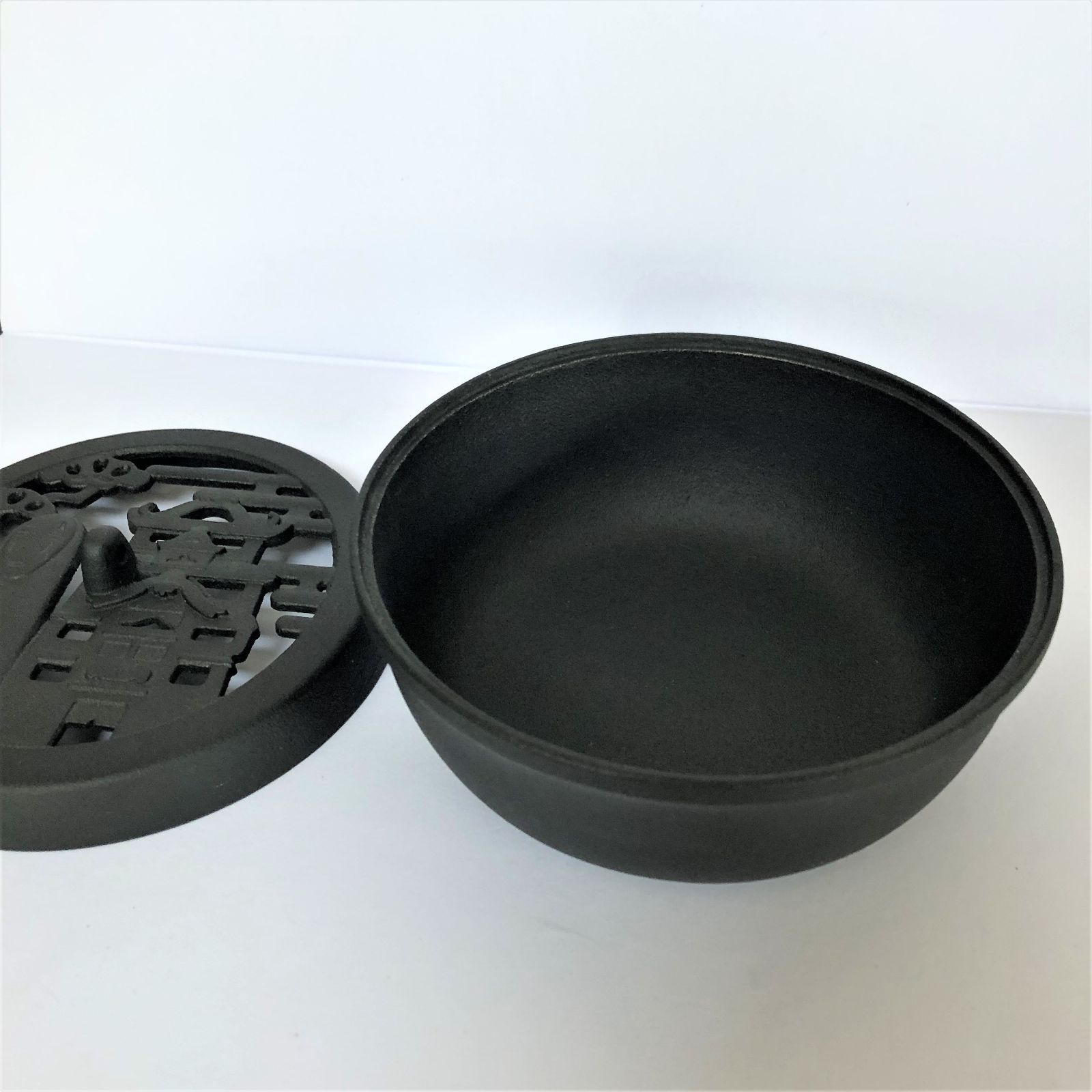 千と千尋の神隠し　カオナシ　蚊取り線香ケース　南部鉄器 希少商品】千と千尋の神隠し 南部鉄蚊取線香ケース カオナシ