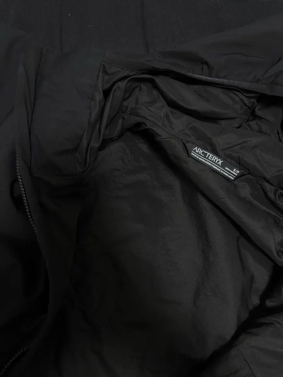 ARC TERYX アークテリクス Atom アトム フーディ ブラック S