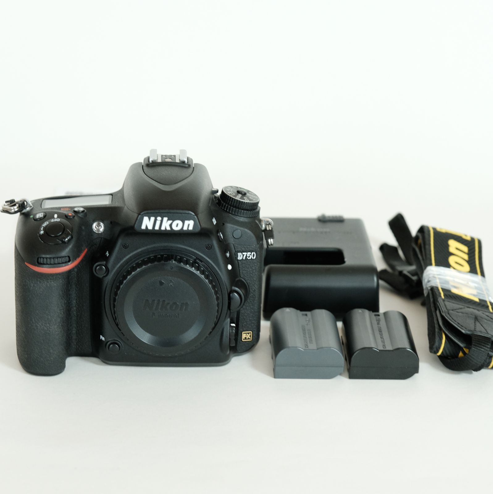 バッテリー2個付き] Nikon D750 / デジタル一眼レフ / フルサイズ