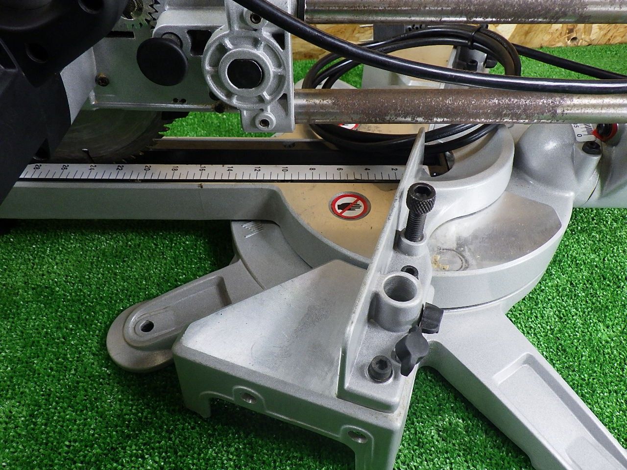 新興製作所 卓上スライド丸ノコ