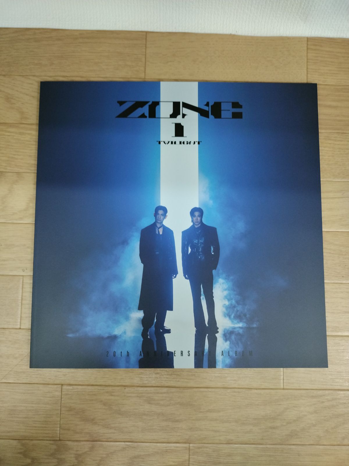 東方神起 ZONE Blu-ray付 初回生産 20 th豪華盤 IQ 06 A S