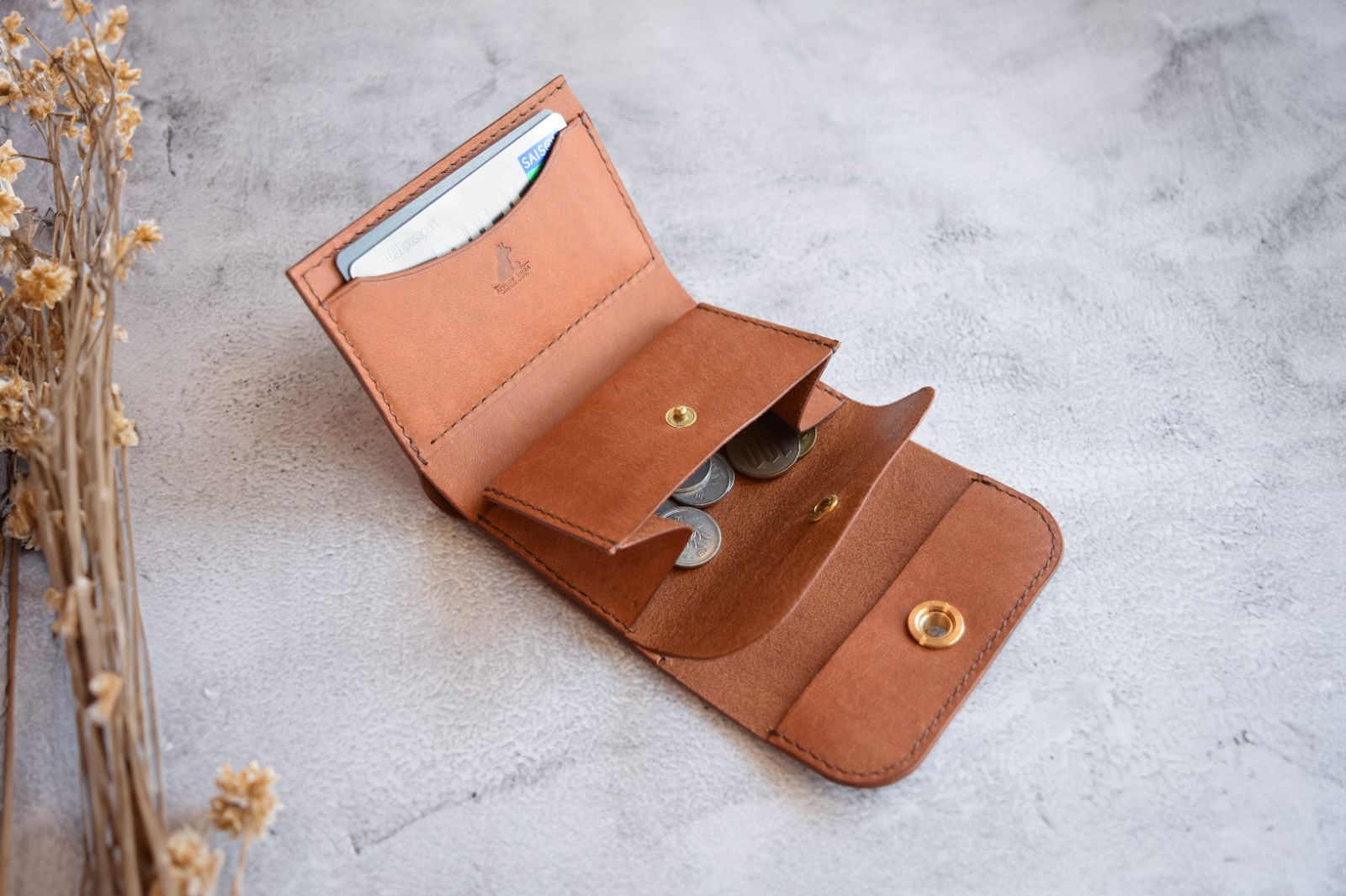 三つ折り財布 本革