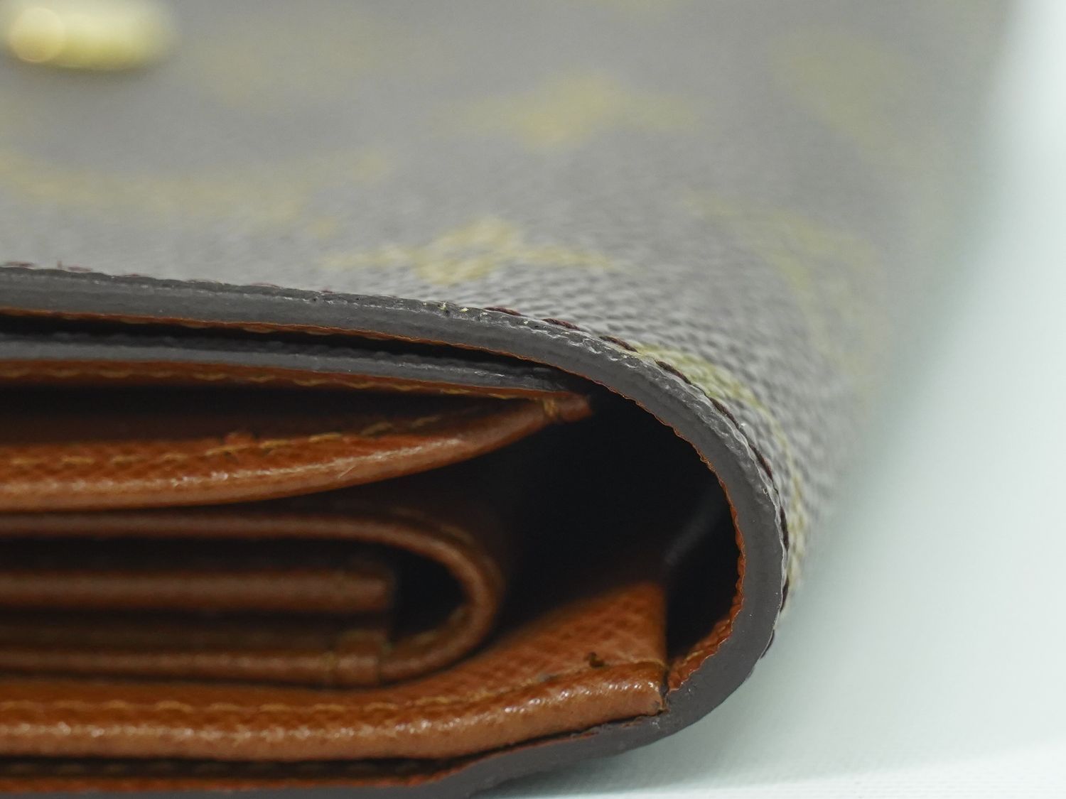 本物 ルイヴィトン LOUIS VUITTON LV ポルトトレゾール  