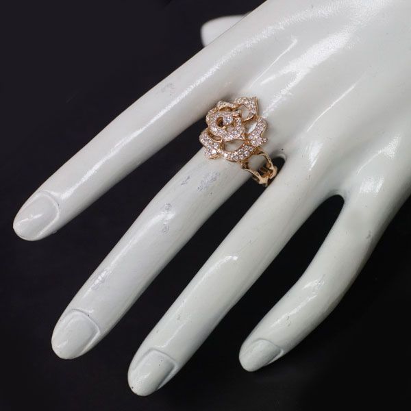 ローズスティング K18PG ダイヤモンド リング 0.66ct フラワー - メルカリ