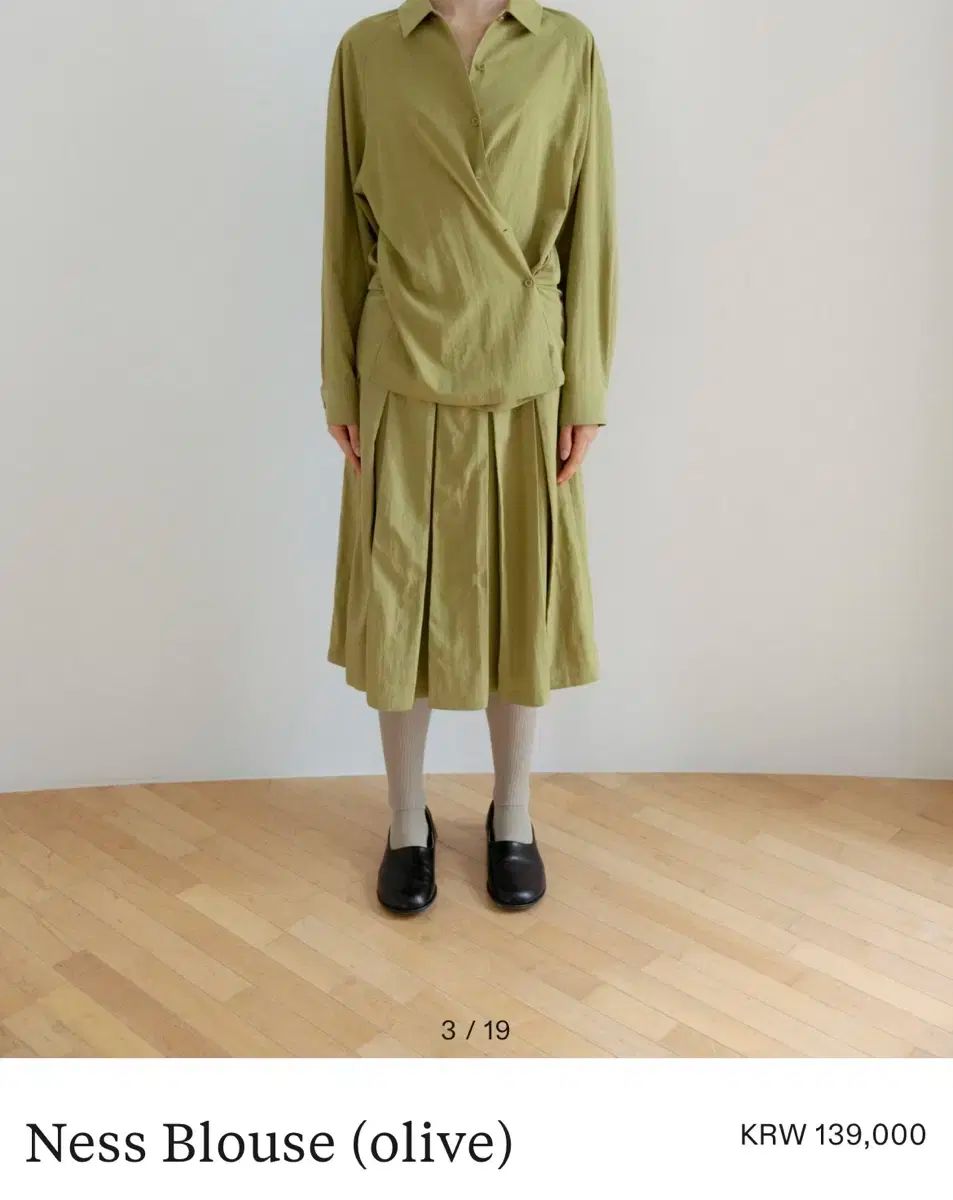 通信なし オリーブ ルーズフィット シャツ-高品質