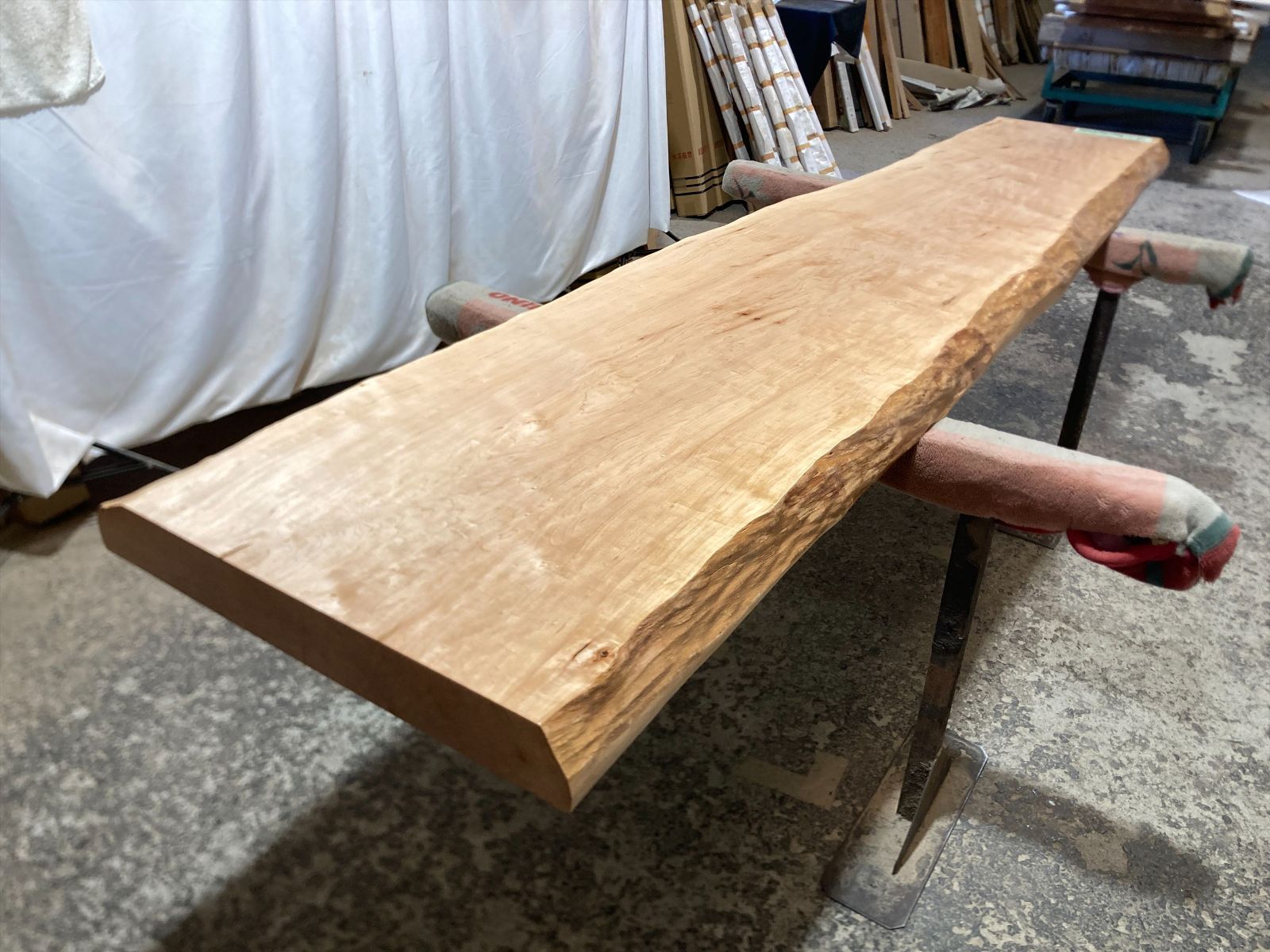 楓9263 一枚板無垢 乾燥材 2600ｘ410-530-510ｘ74mm 天板のみ カウンター センターテーブル ダイニングテーブル メープル メイプル