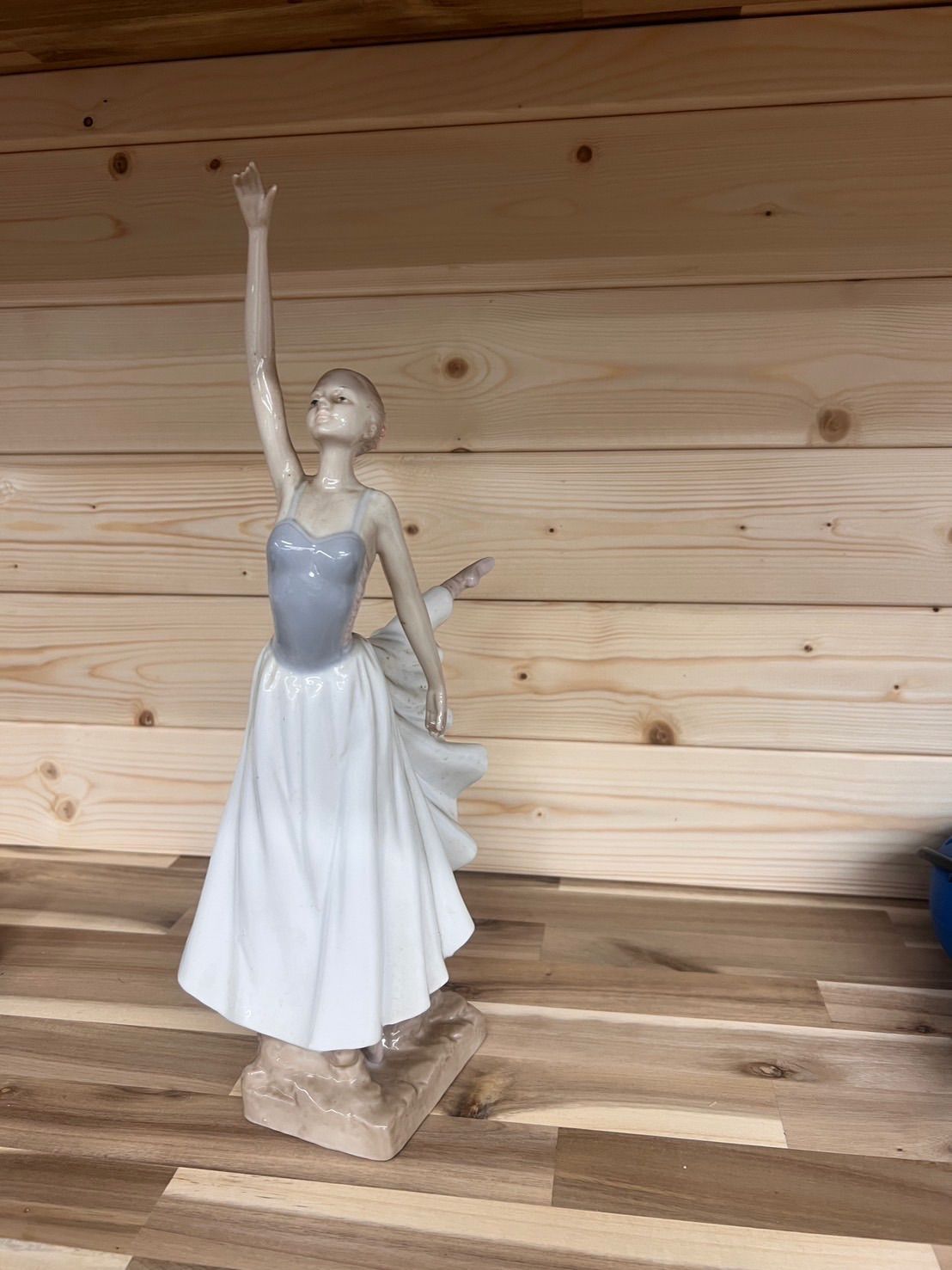 ロイヤルレオ RoyalLeo バレリーナ 陶器 陶器人形 置物