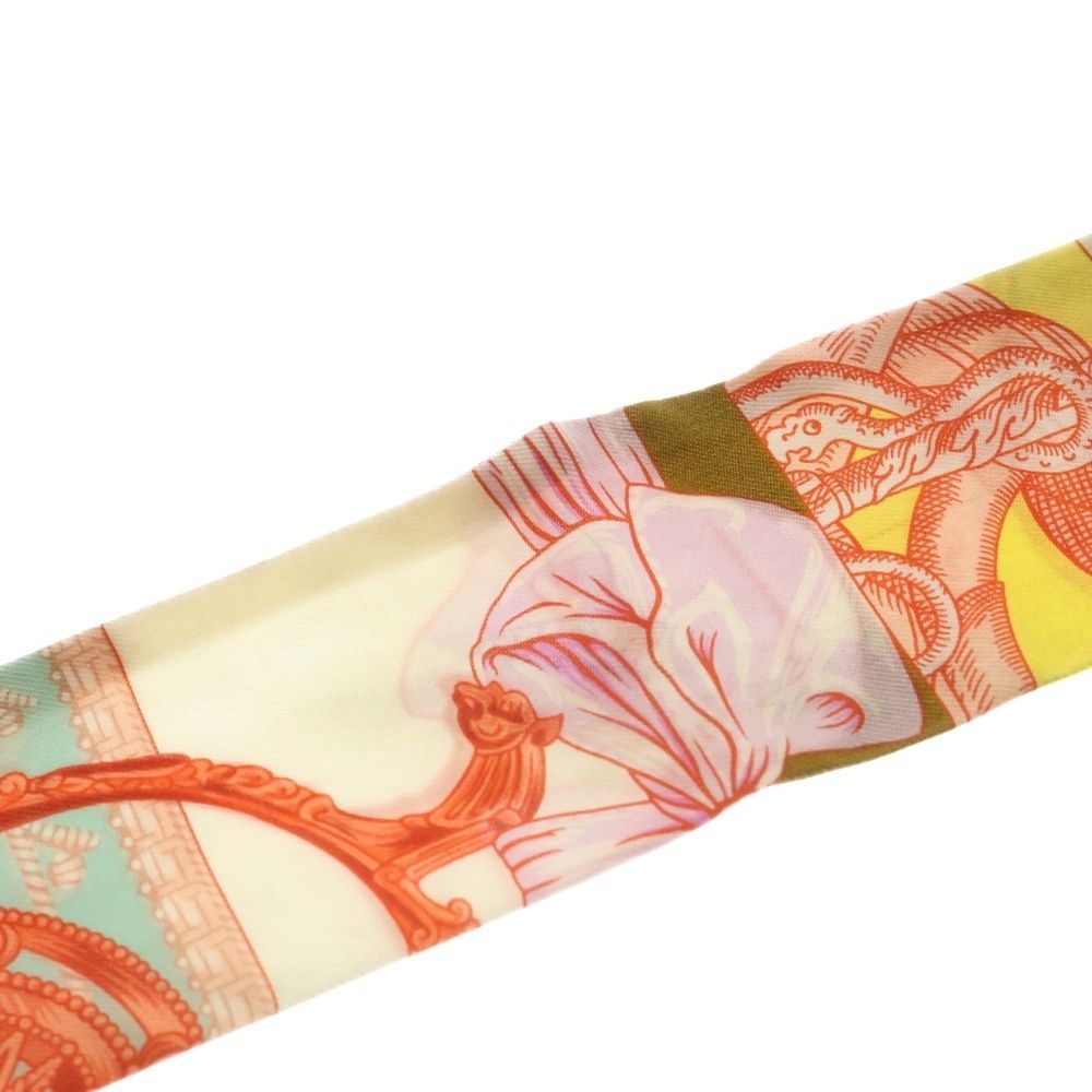 エルメス　ツイリー　鎧・リミックス　白地にオレンジ ⭐️美品⭐️ エルメス ツイリー 鐙リミックス スカーフ オレンジ 2021