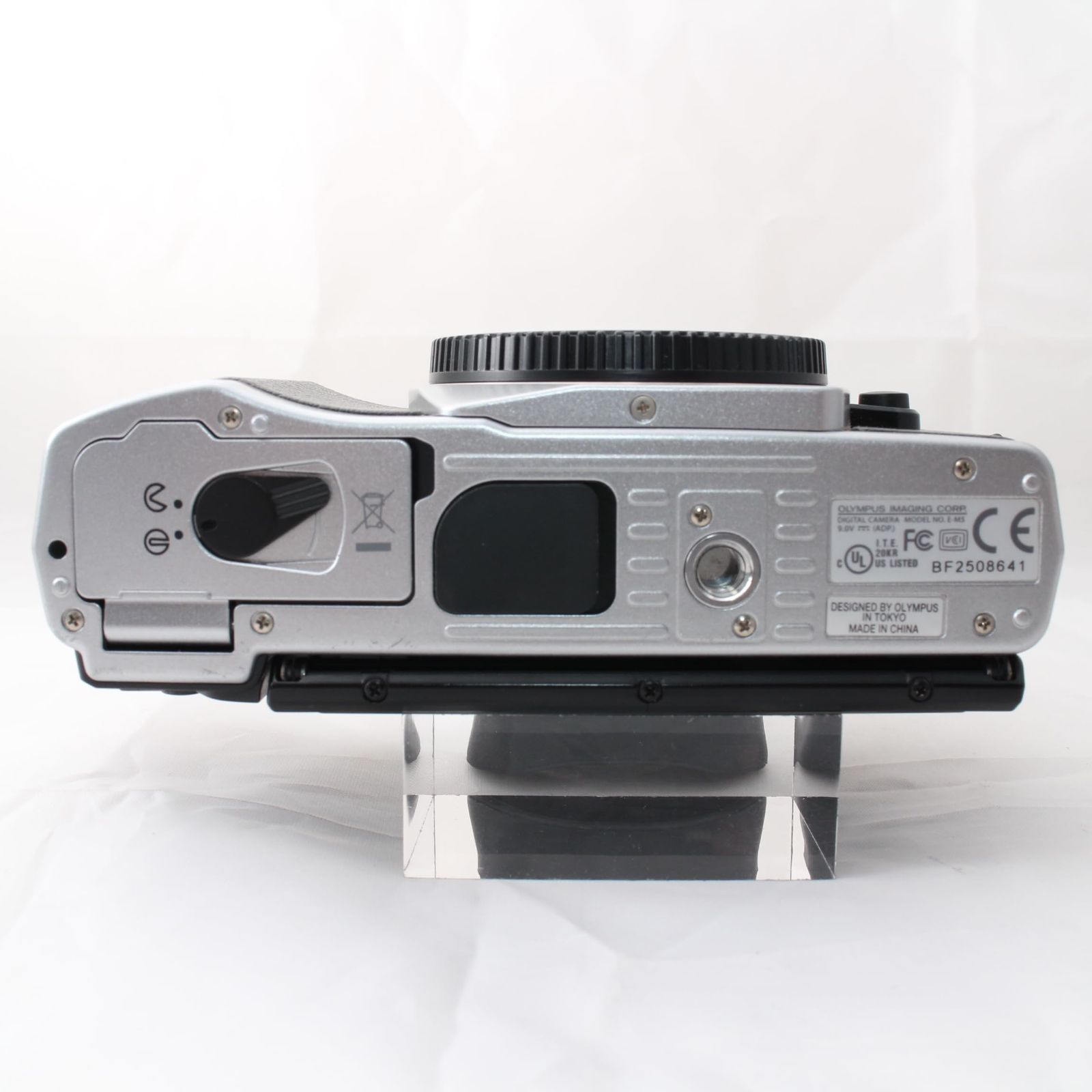 39☆良品☆OLYMPUS 人気 ミラーレス一眼 OM-D E-M5 ボディ シルバー