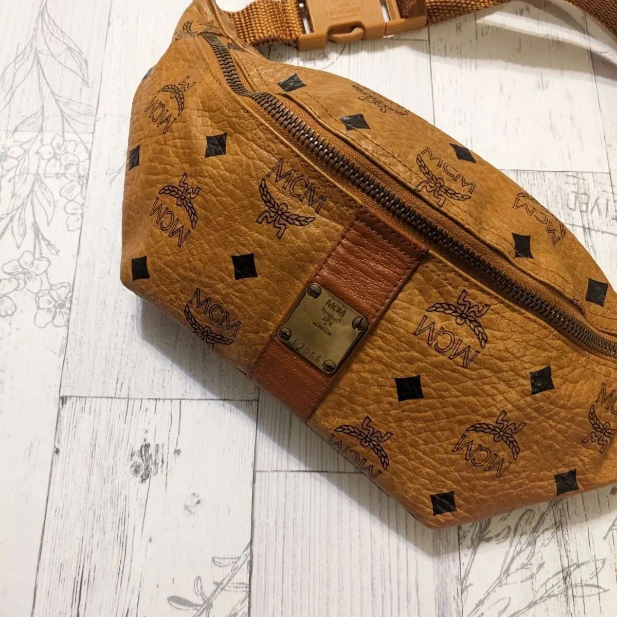 MCM ウエストポーチ ブラウン brown ウエストバッグ ゴールド金具 