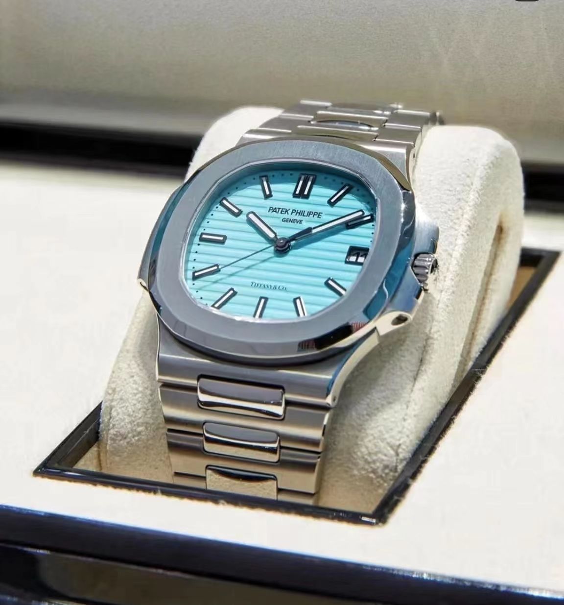 -5/23まで 専用ページ 今日特価】Patek Philippe パテックフィリップ ノーチラス5711