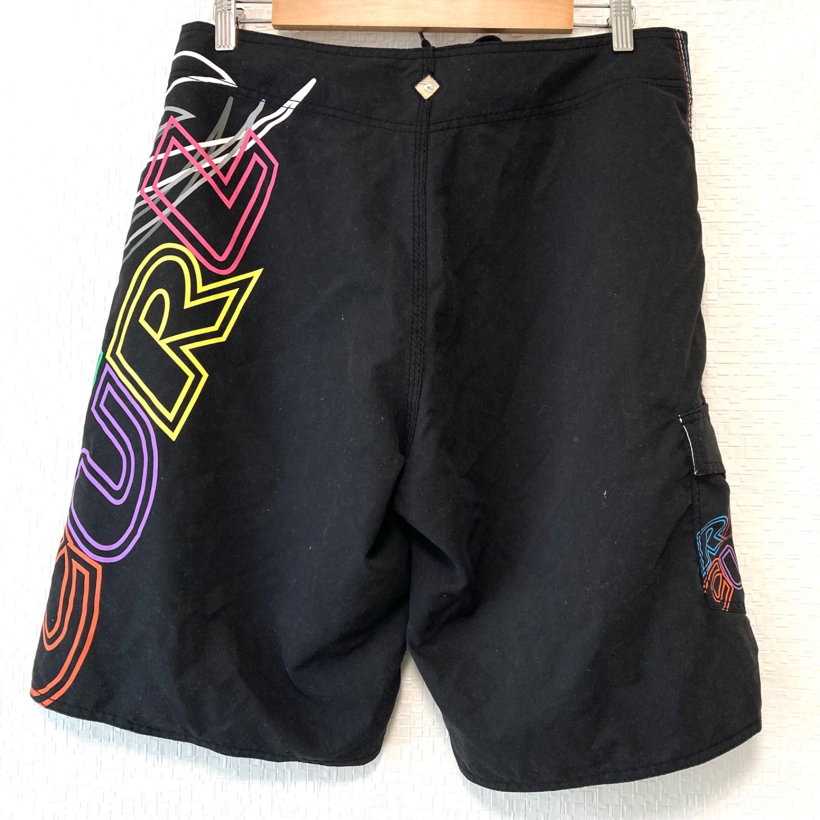 【RIP CURL】リップカール サーフ パンツ 水着 海パン スイム ウェア ハーフパンツ 夏 プール リゾート ストリート ロゴマーク ブラック 黒 メンズ 男性 サイズ34／M8541UU