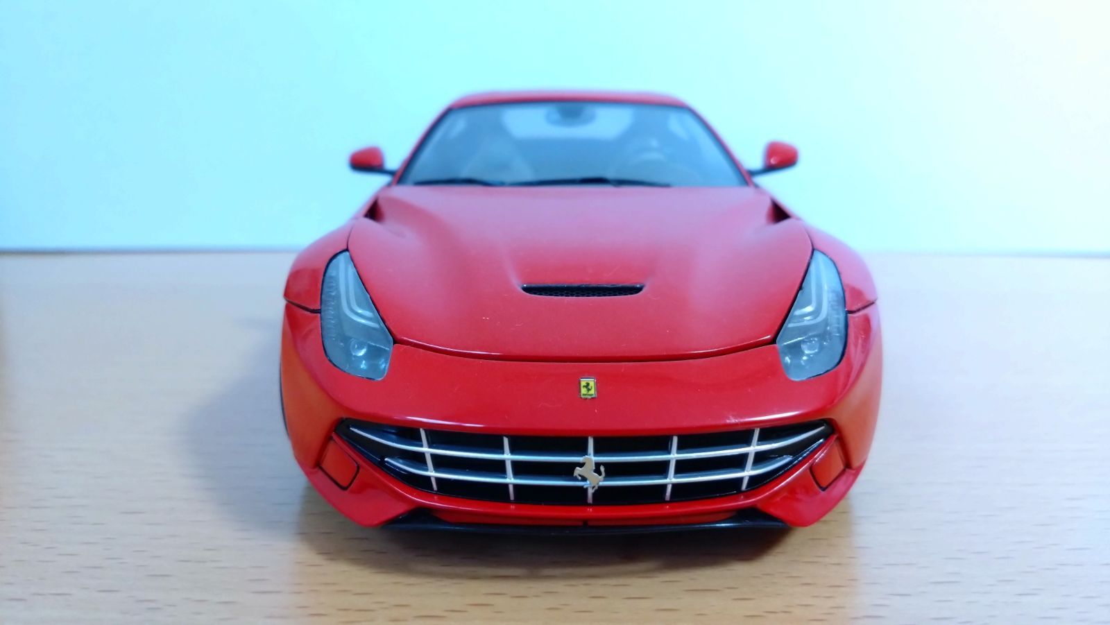 フジミ 1/24 フェラーリ F12 ベルリネッタ【プラモデル完成品