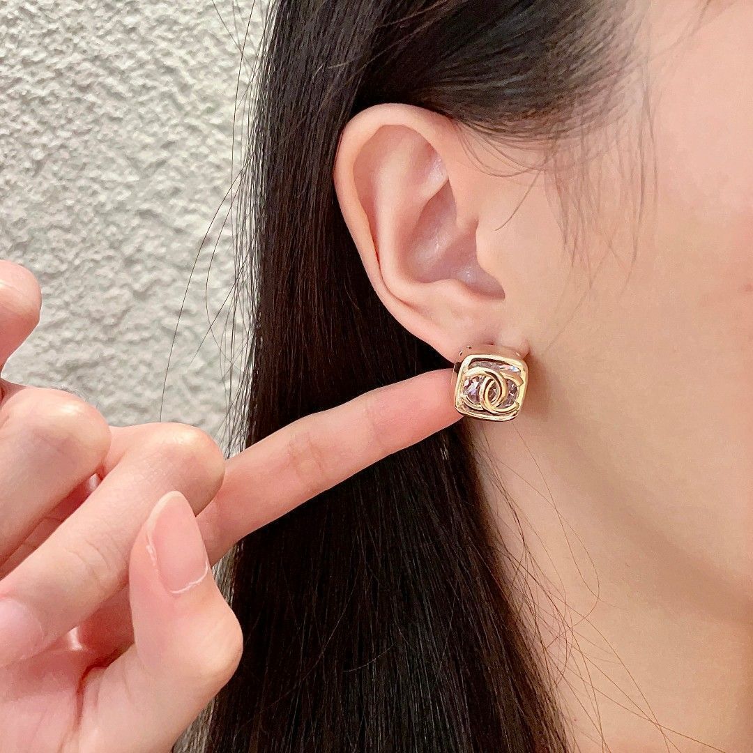 今日特価】Chanel ヴィンテージ アルファベット ピアス！送料無料 限定