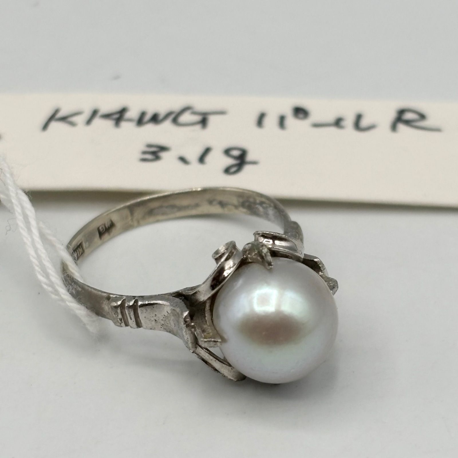 極美品 8.8mm パール リング K-14 WG 3.1g アコヤ真珠 ダイヤ 0.352ct 