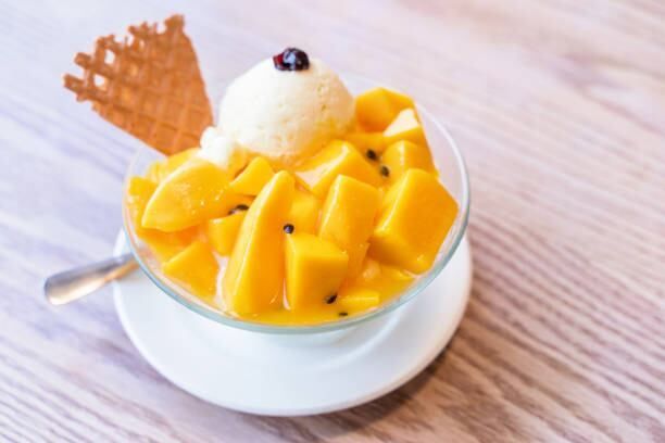 宮崎県産 完熟マンゴー フローズンチャンク 2kg 宮崎県産 完熟フローズンマンゴー チャンク セール中 2kg