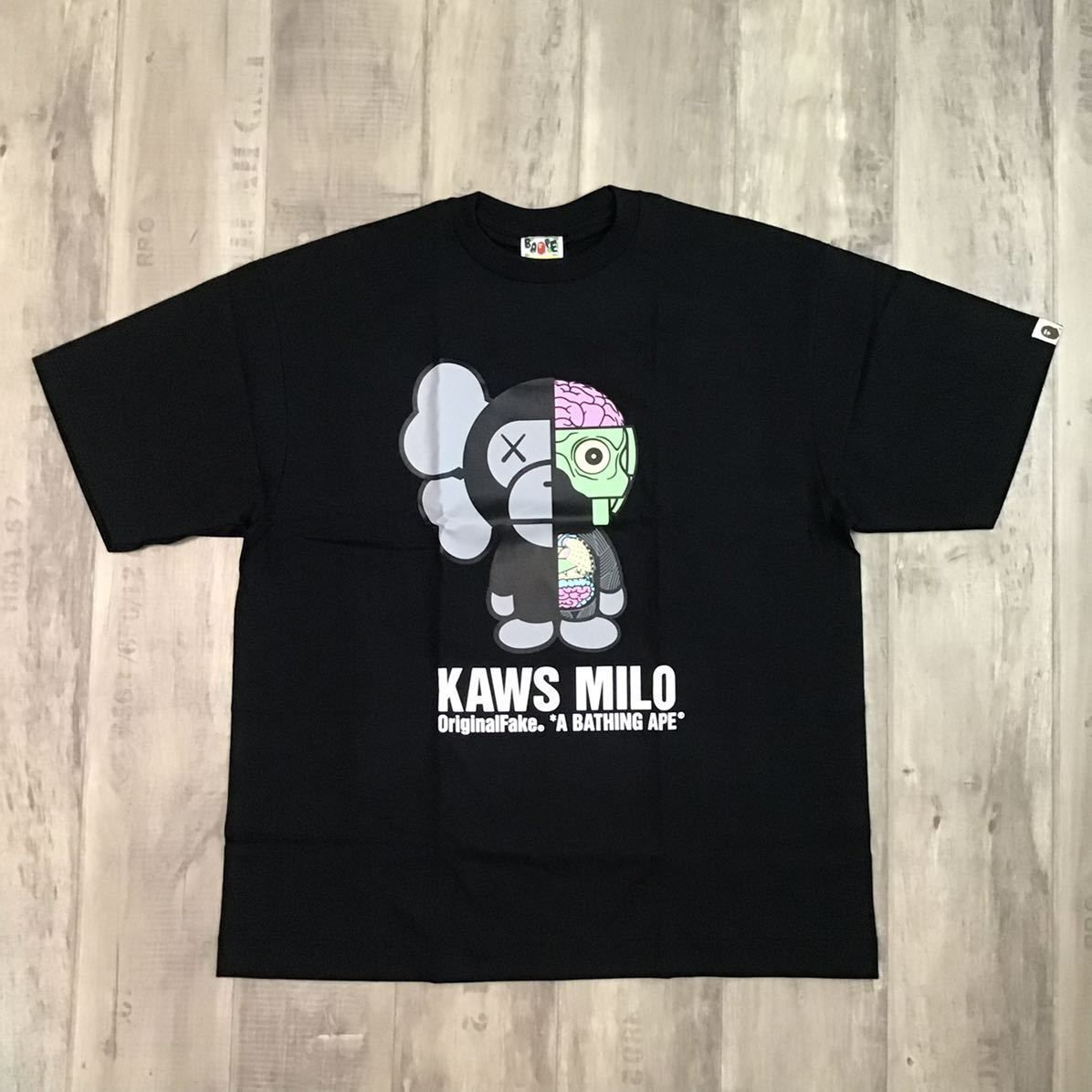 袖丈長袖KAWS x Baby Milo コラボ　Tシャツ　未使用　未開封