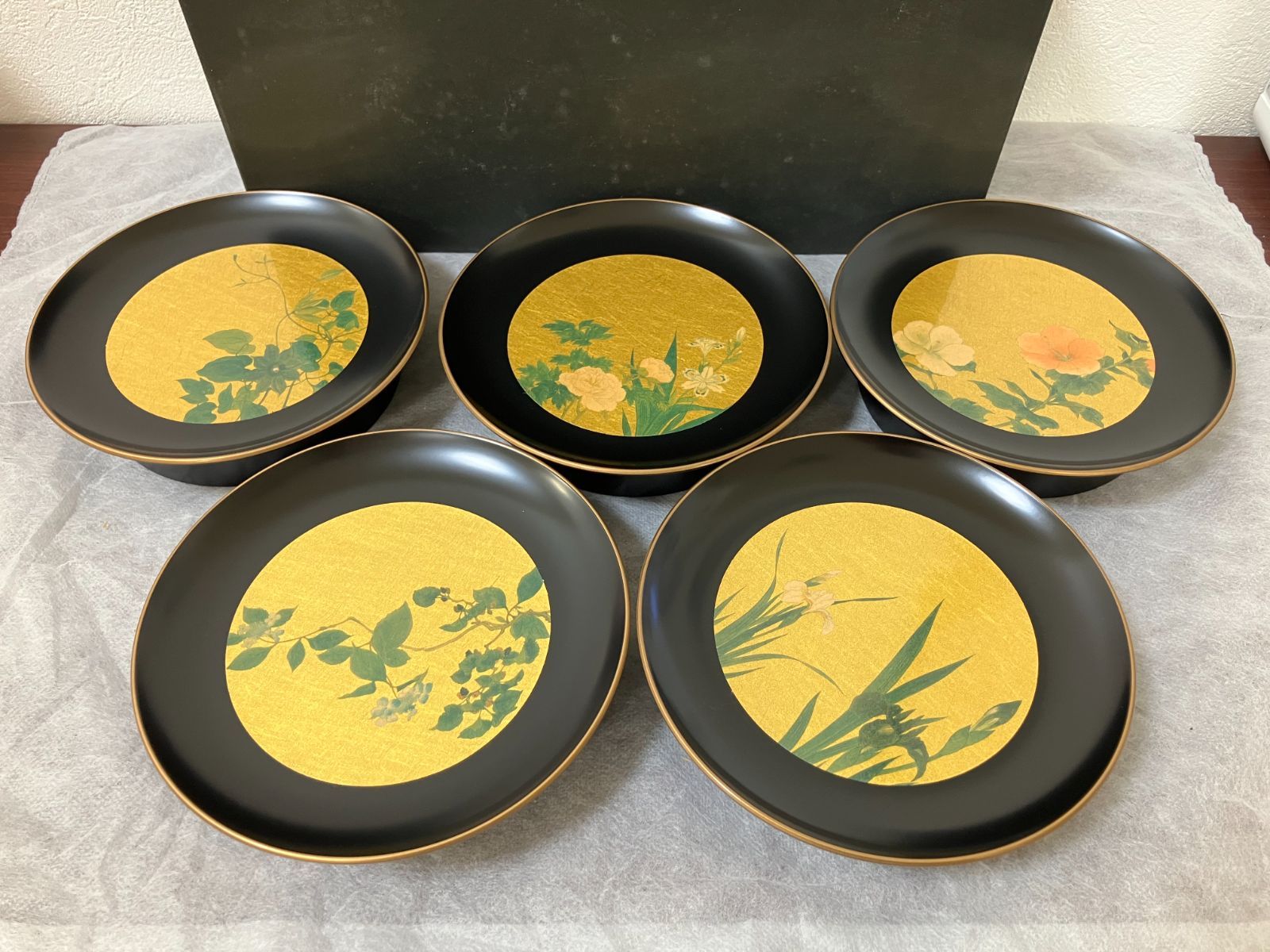 金沢箔　絵変わり　元禄漆器皿 5枚セット　新品未使用　廃盤希少品 21881】未使用 金沢箔 絵変り 元禄皿揃 5枚セット 和食器 漆芸 工芸品