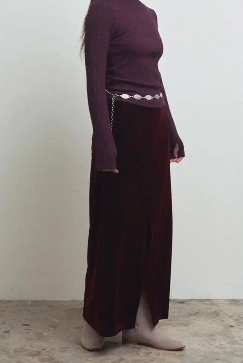 オスダー OSTHE SLIT VELVET SKIRT スカート