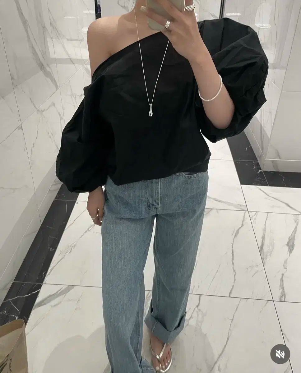 オブジョイ ジェニー オフショルダー ブラウス