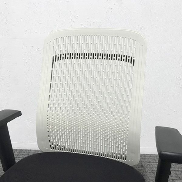 プラス ホワイト