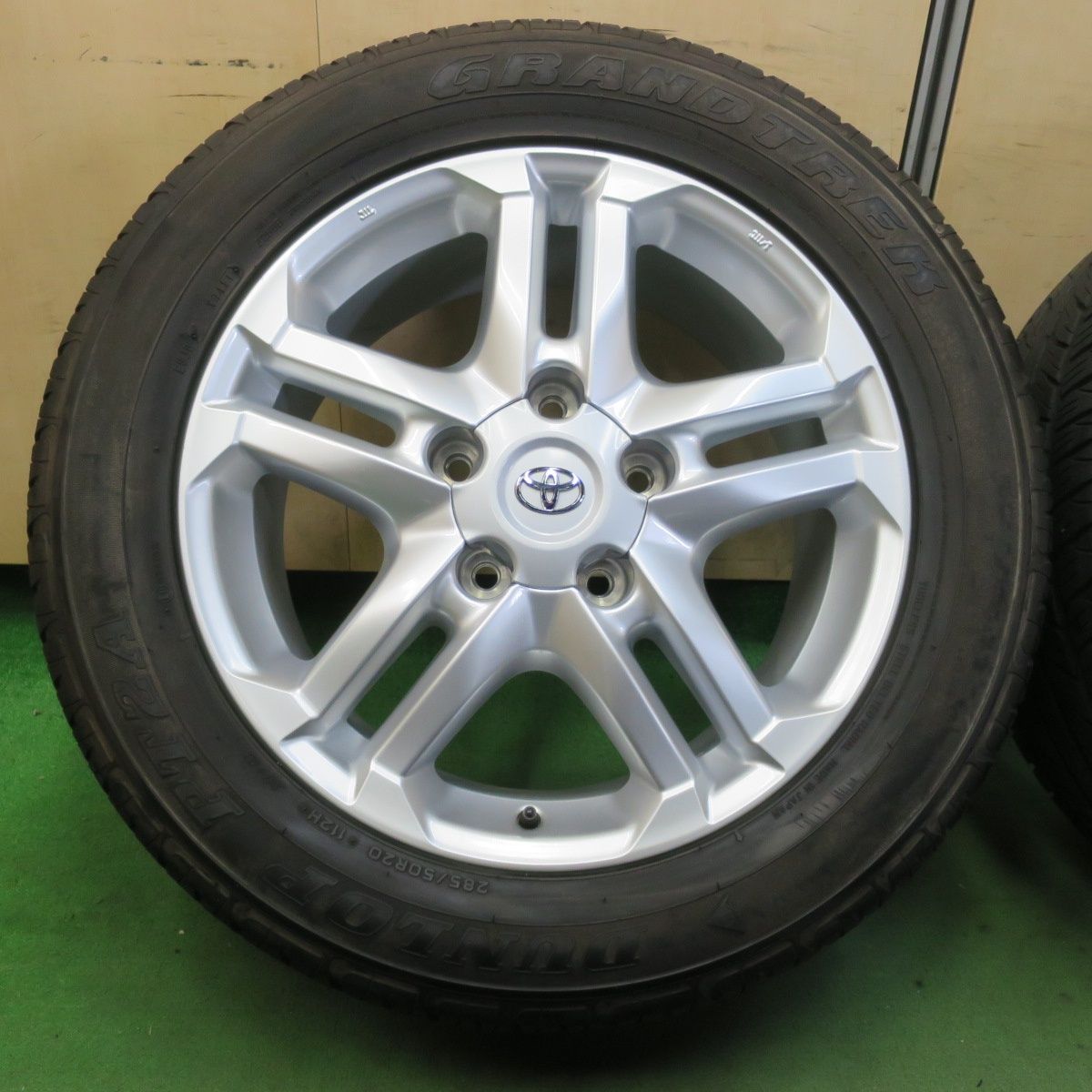バリ溝！キレイ！9.5分☆トヨタ ランクル 200 ZX 純正 285/50R20