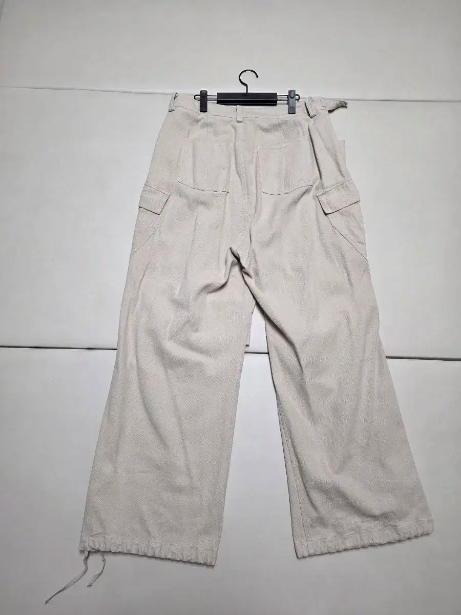 Nonnod サイドハウス カーゴ パンツ ベージュ 3