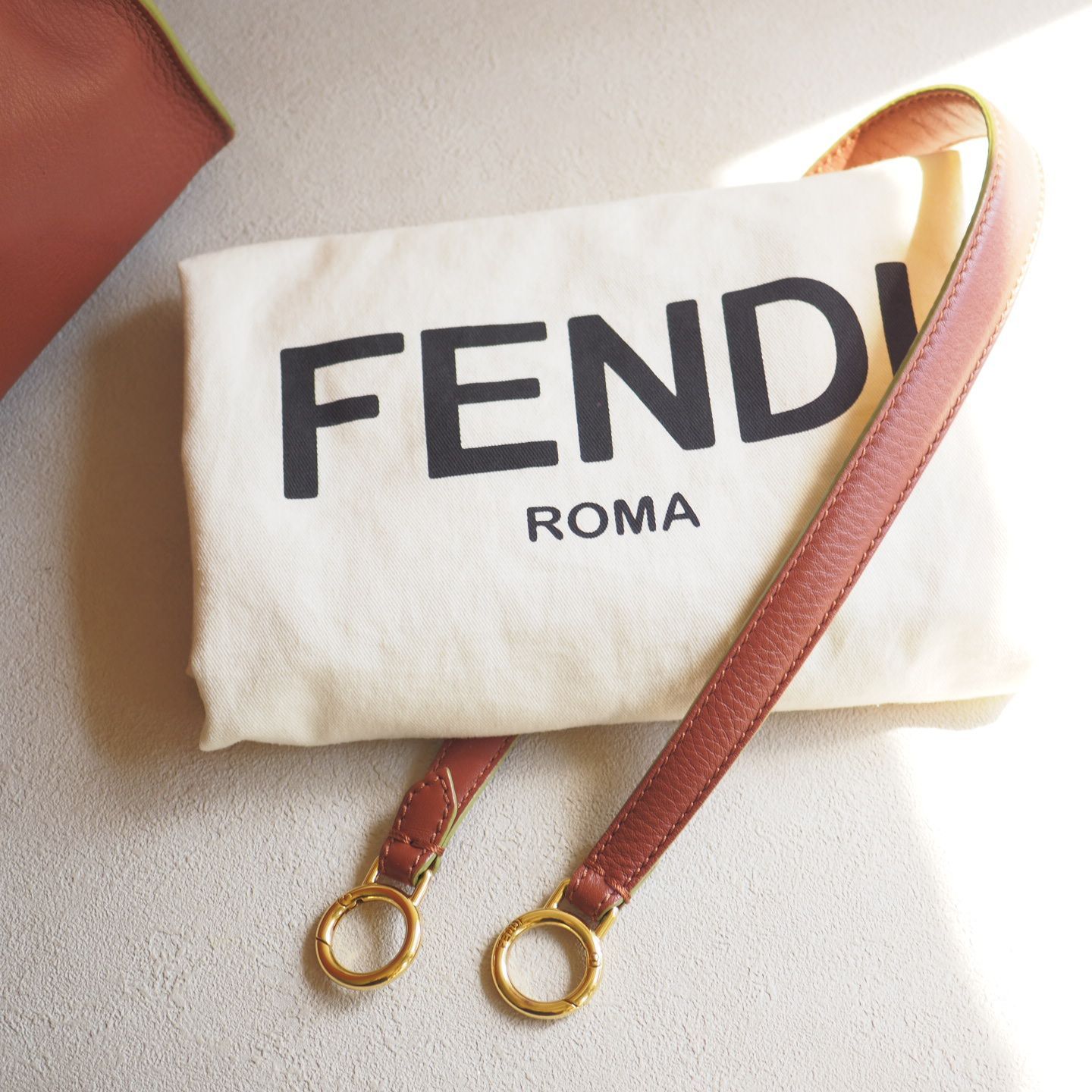 希少美品☆ フェンディ FENDI ピーカブー 2way ハンドバッグ 