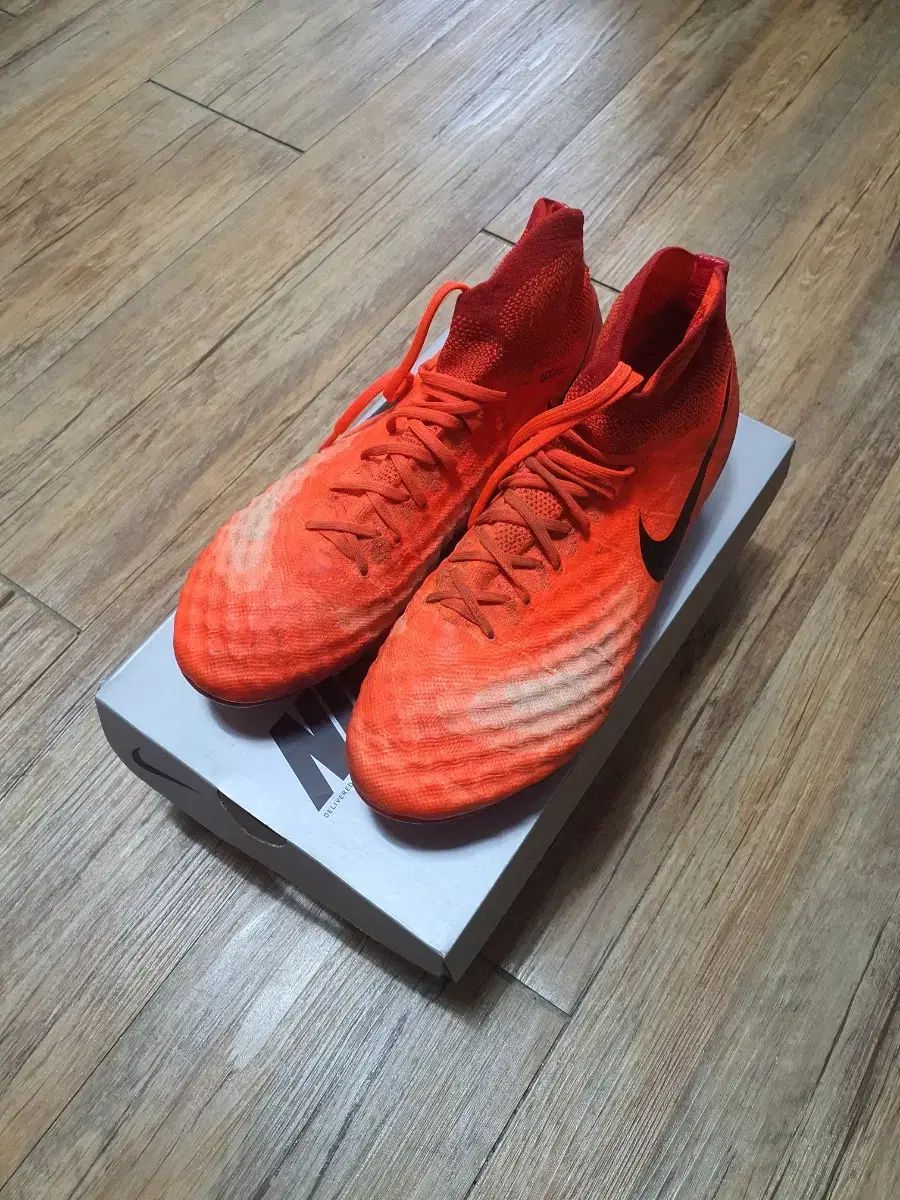 新品】NIKE TOTAL 90 AEROW HI-VIS エアロ ハイビス