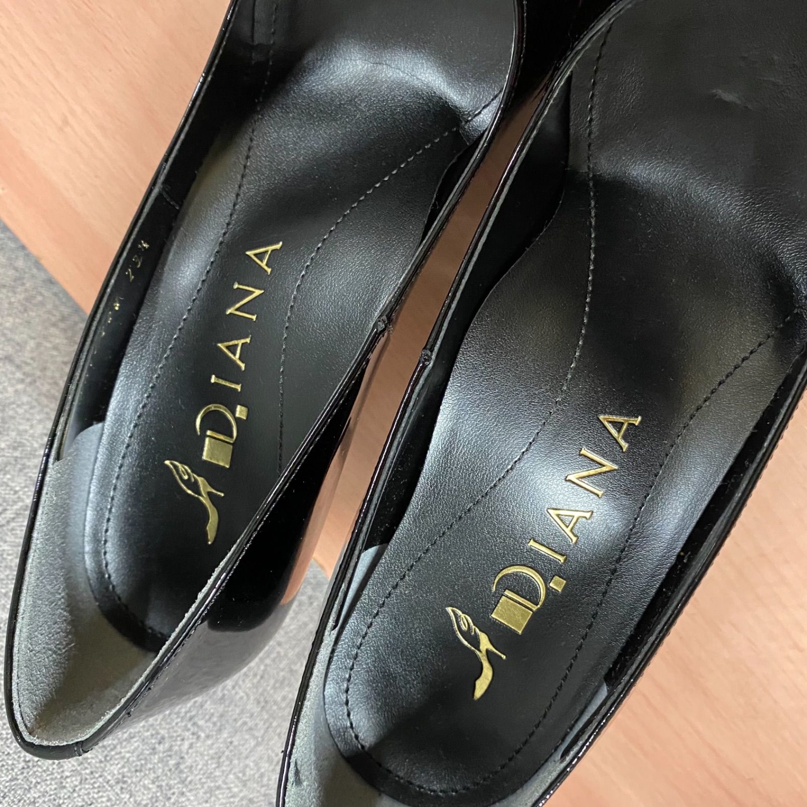 39 Diana ダイアナ パンプス エナメル ブラック 23.5cm - メルカリ