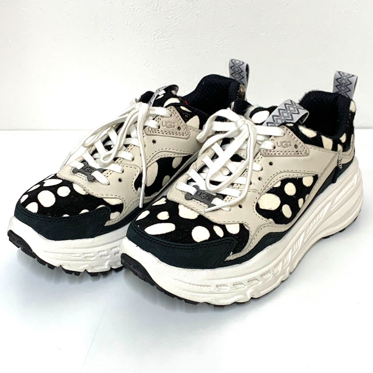 UGG ダルメシアン柄　厚底スニーカー 2025年最新】ugg スニーカー ダルメシアンの人気アイテム - メルカリ