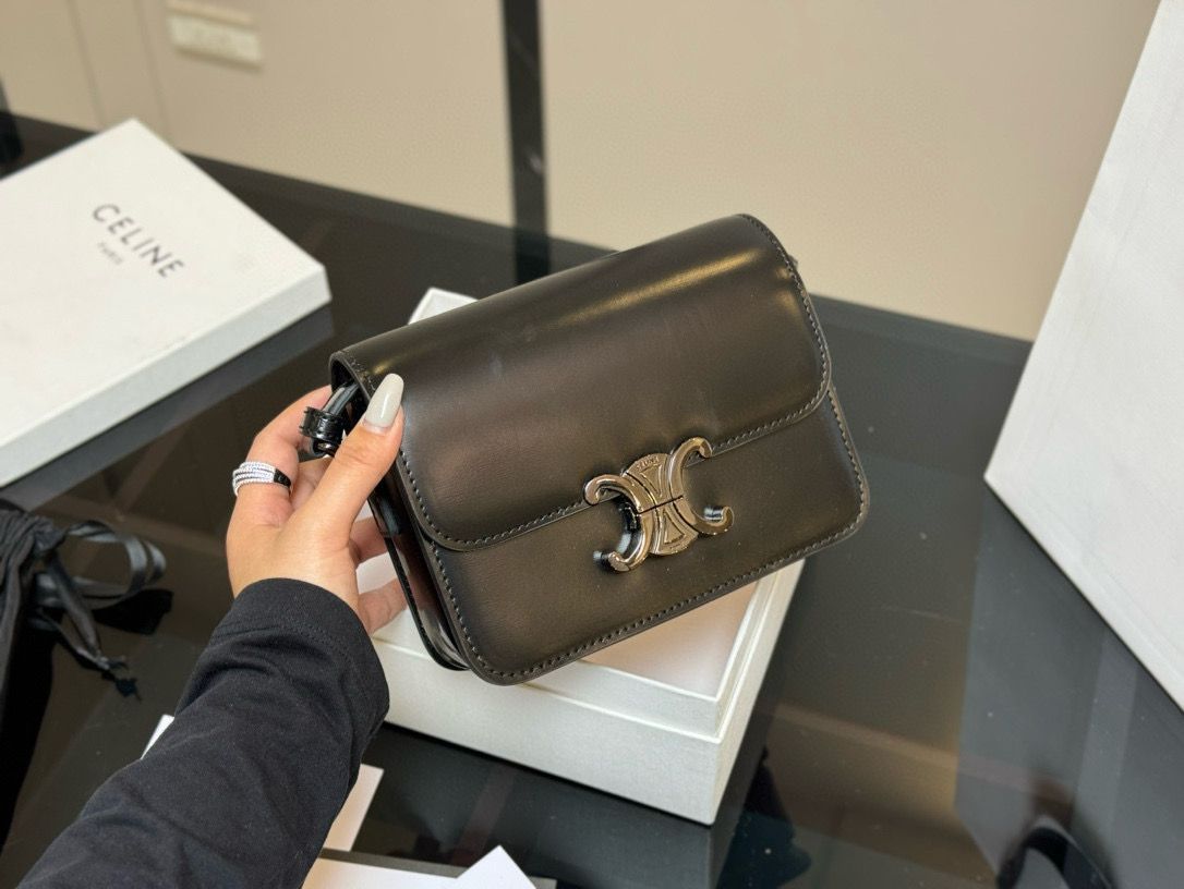 Celine] トリオンフ ミニバッグ - 専用ボックス付き | セリーヌ