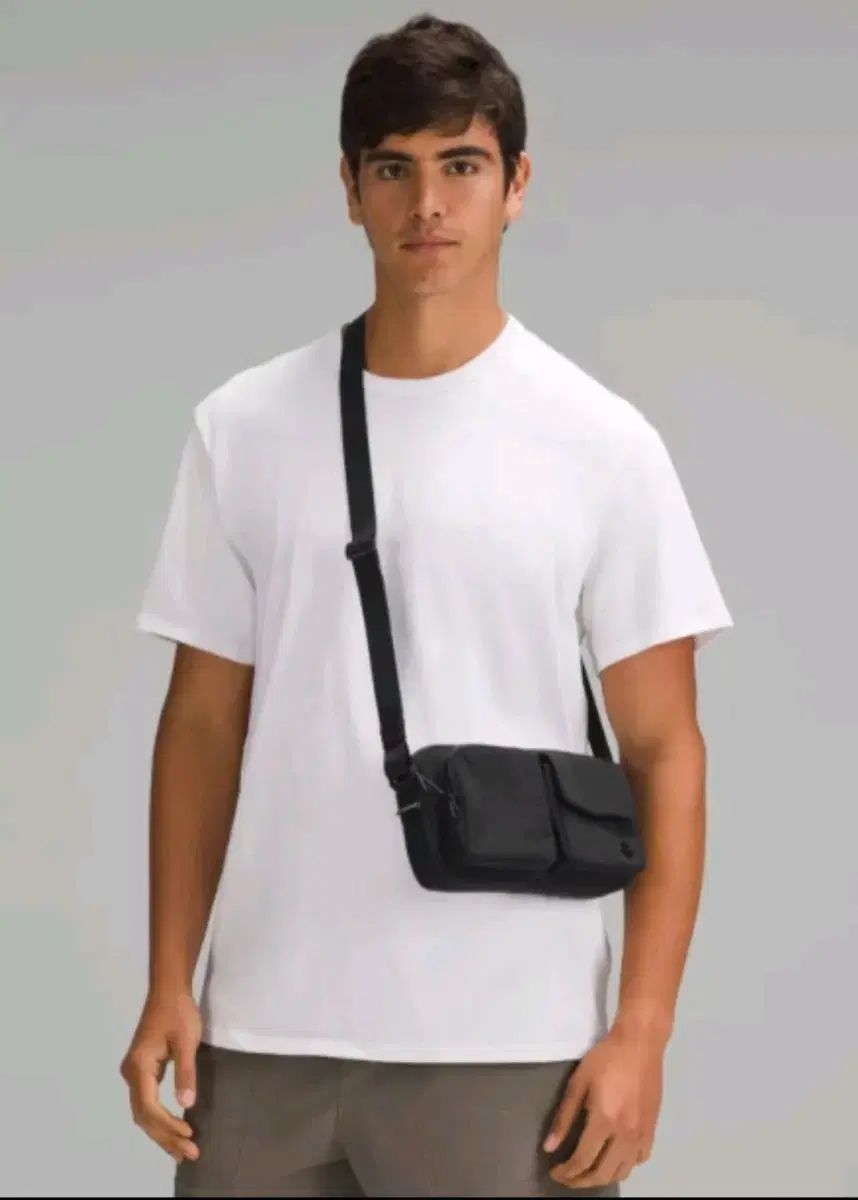 クロスボディーバッグ 2.5L