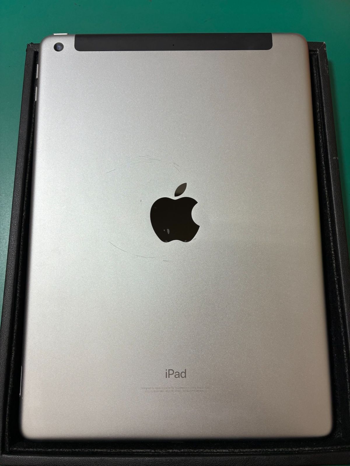 iPad 第5世代 iPad第5世代 Cellular Wi-Fi シルバー ジャンク 32GB Wi-Fi