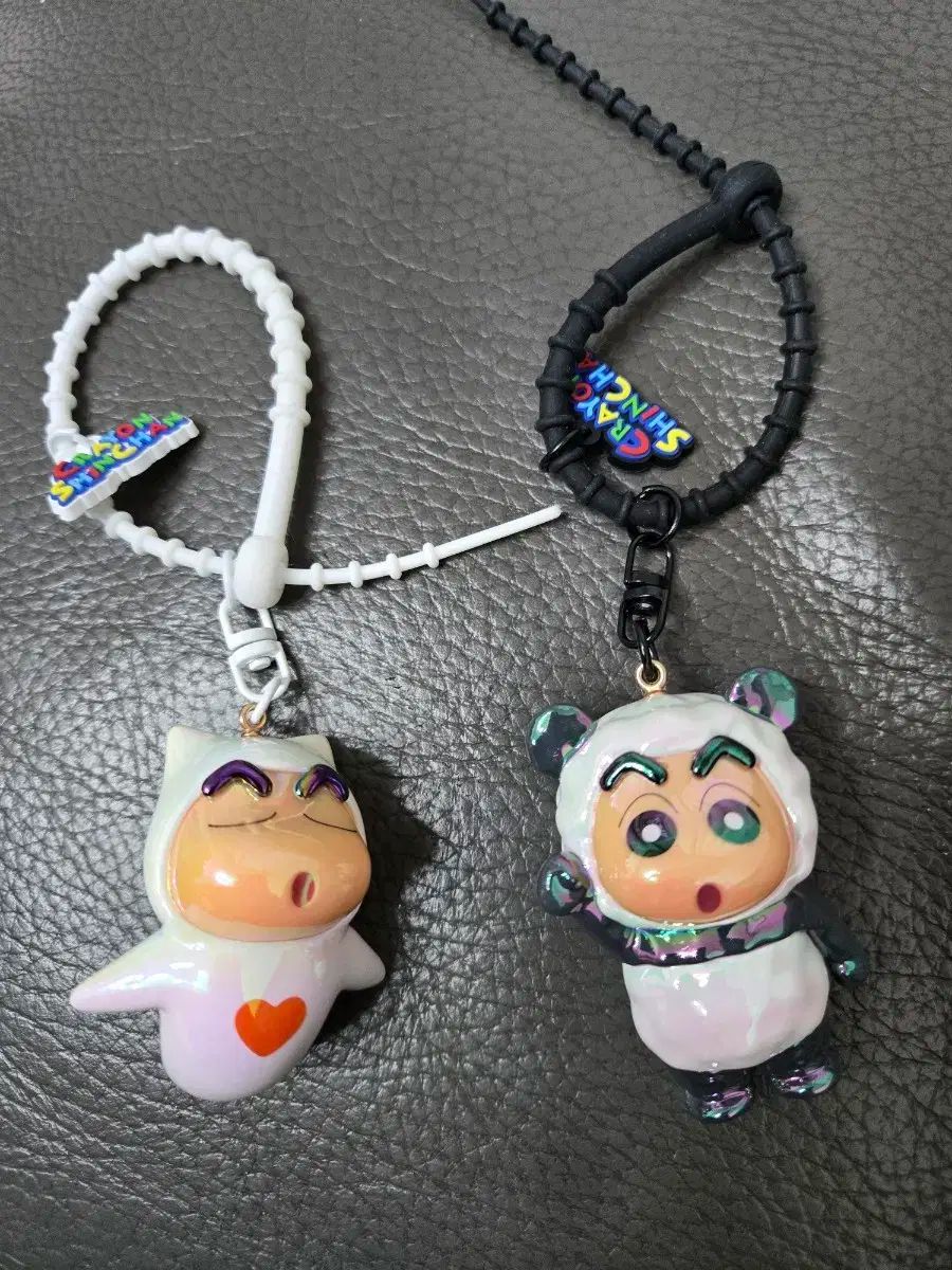 【人気，SALE】 クレヨンしんちゃん キーホルダー 2 犬 まとめ売り その他