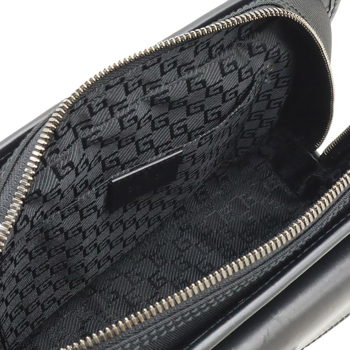 黒 シルバー金具