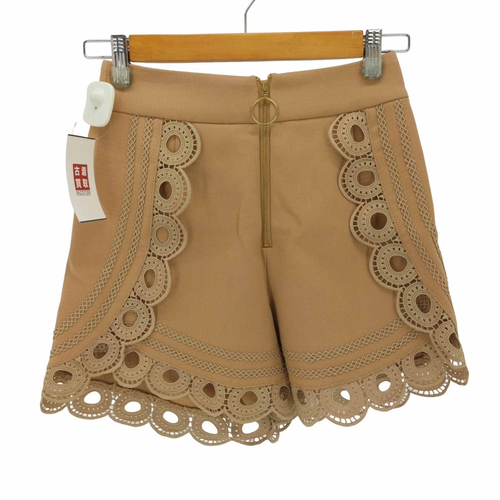 セルフポートレイト self-portrait CURVED HEM SHORTS レース