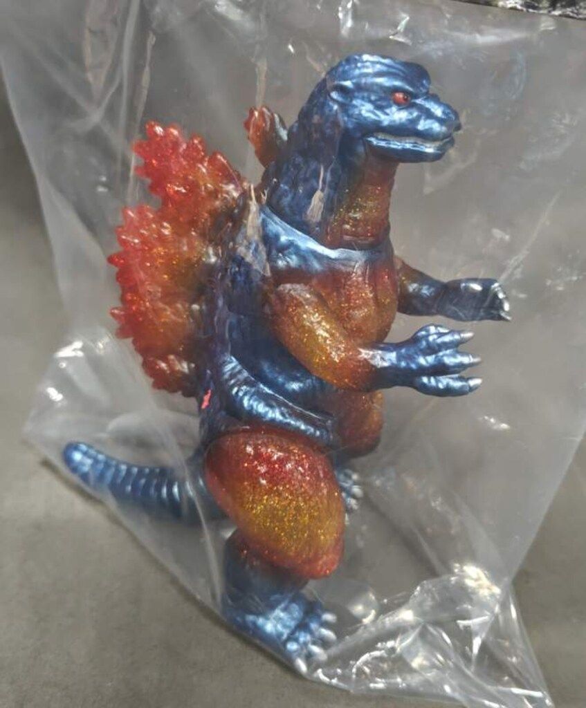 ミドルサイズシリーズ ゴジラ（1995） TOHOシネマズ新宿限定カラー CCP Middle Size Series Godzilla (1995) Metallic Glitter Ver