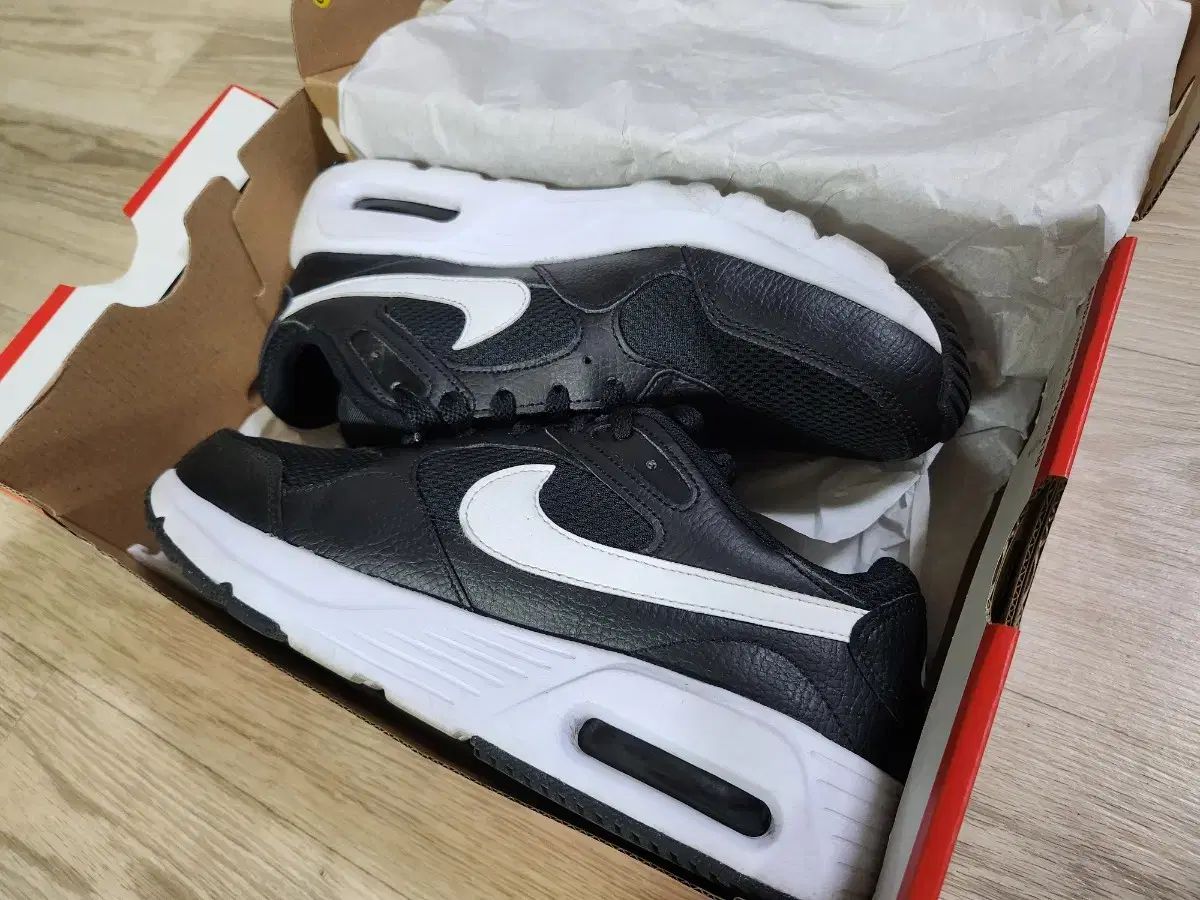 最新 ナイキ エアマックス270 ホワイト ブラック NIKE エアマックス270