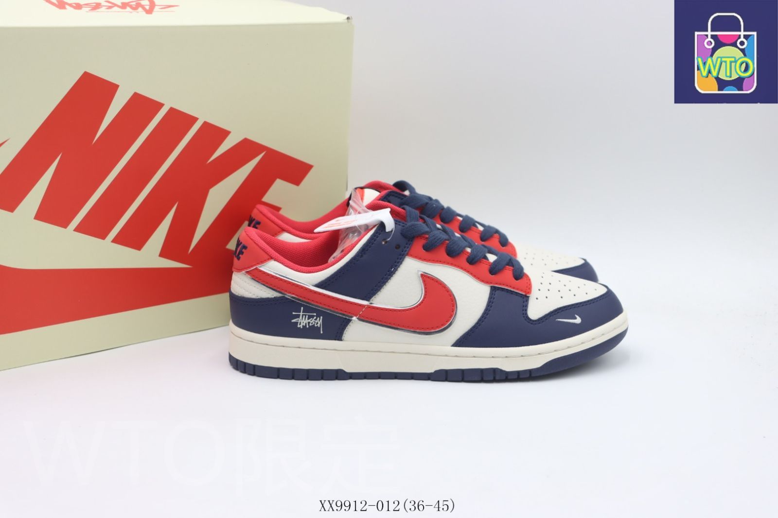 アニメ映画様★Nike テニスシューズ ホワイト/ブルー/レッド 日本未発売 NIKE AIR JORDAN 1 MID 