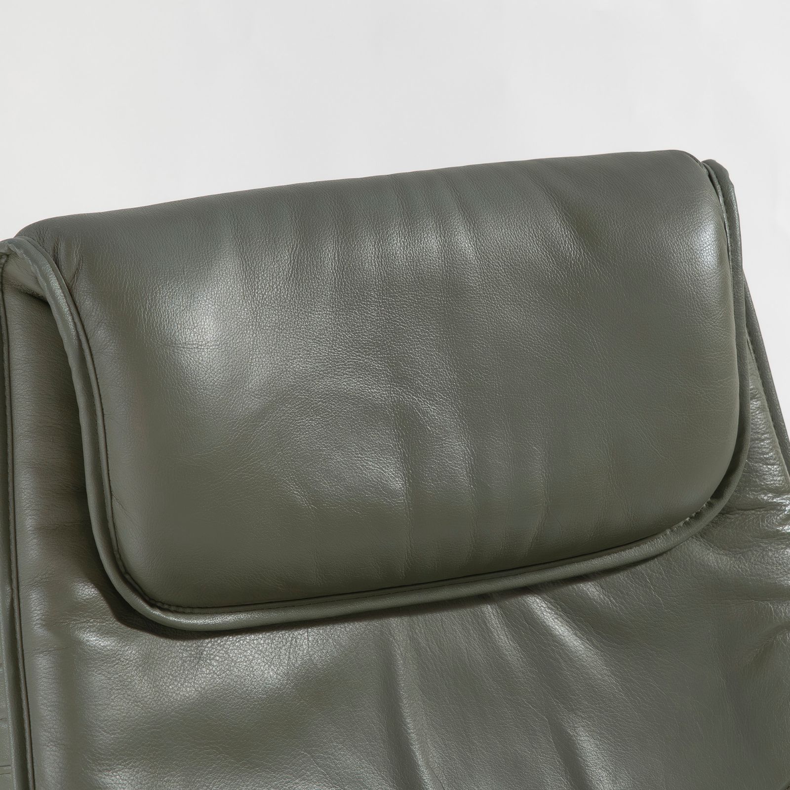 RU56 オットマン付