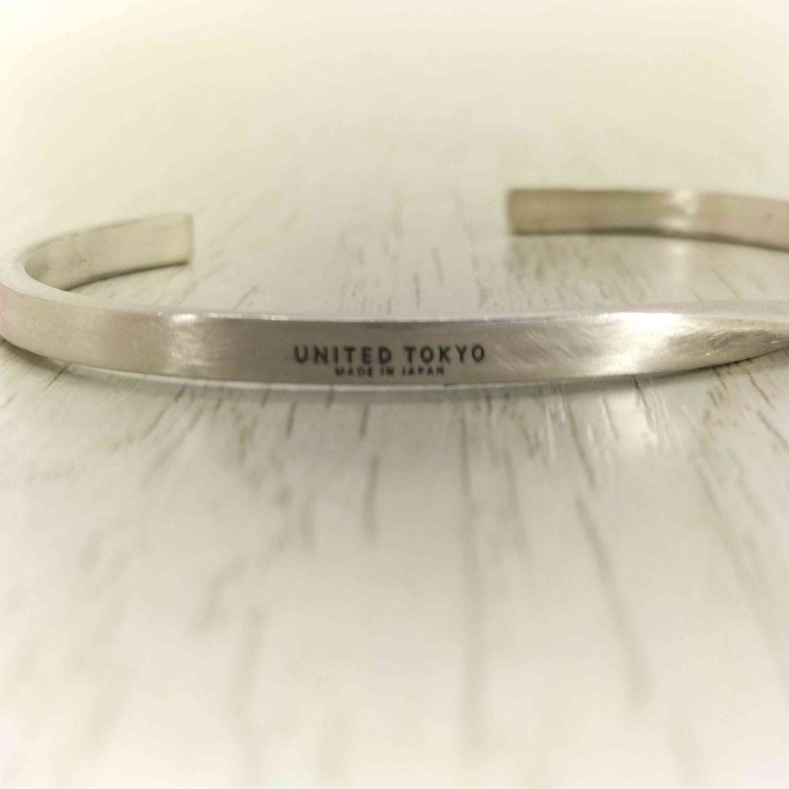 UNITED TOKYO シルバーツイストバングル UNITED TOKYO（ユナイテッドトウキョウ）の「シルバーツイスト