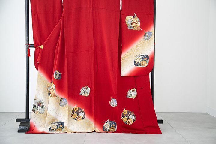 K0836 美品 正絹 振袖 レンタル店放出品 ガード加工 薔薇 蝶9号 K0813 美品 正絹 振袖 レンタル店放出品 ガード加工 花柄 黄色 11号