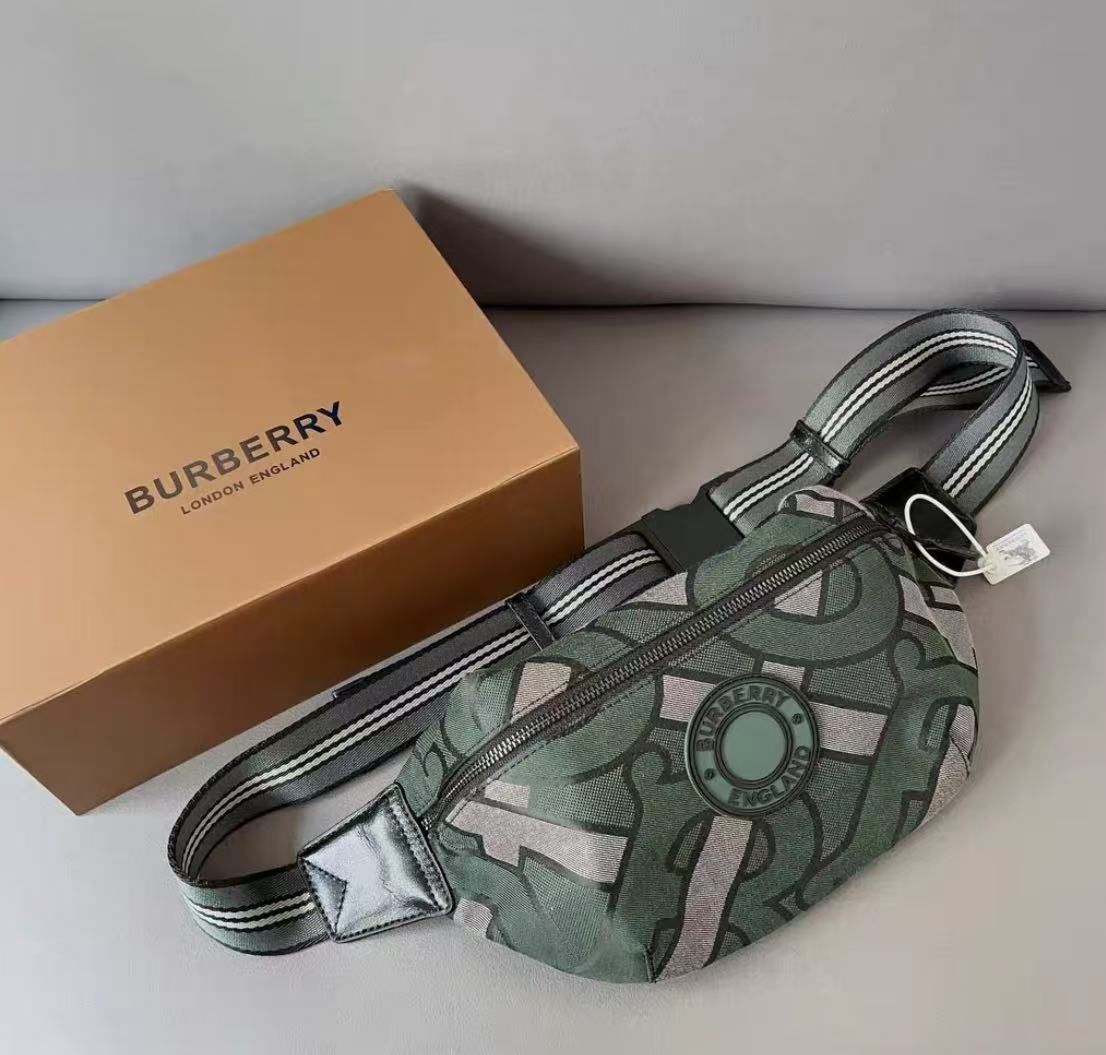 Burberry ウエストポーチ 10 - メルカリ