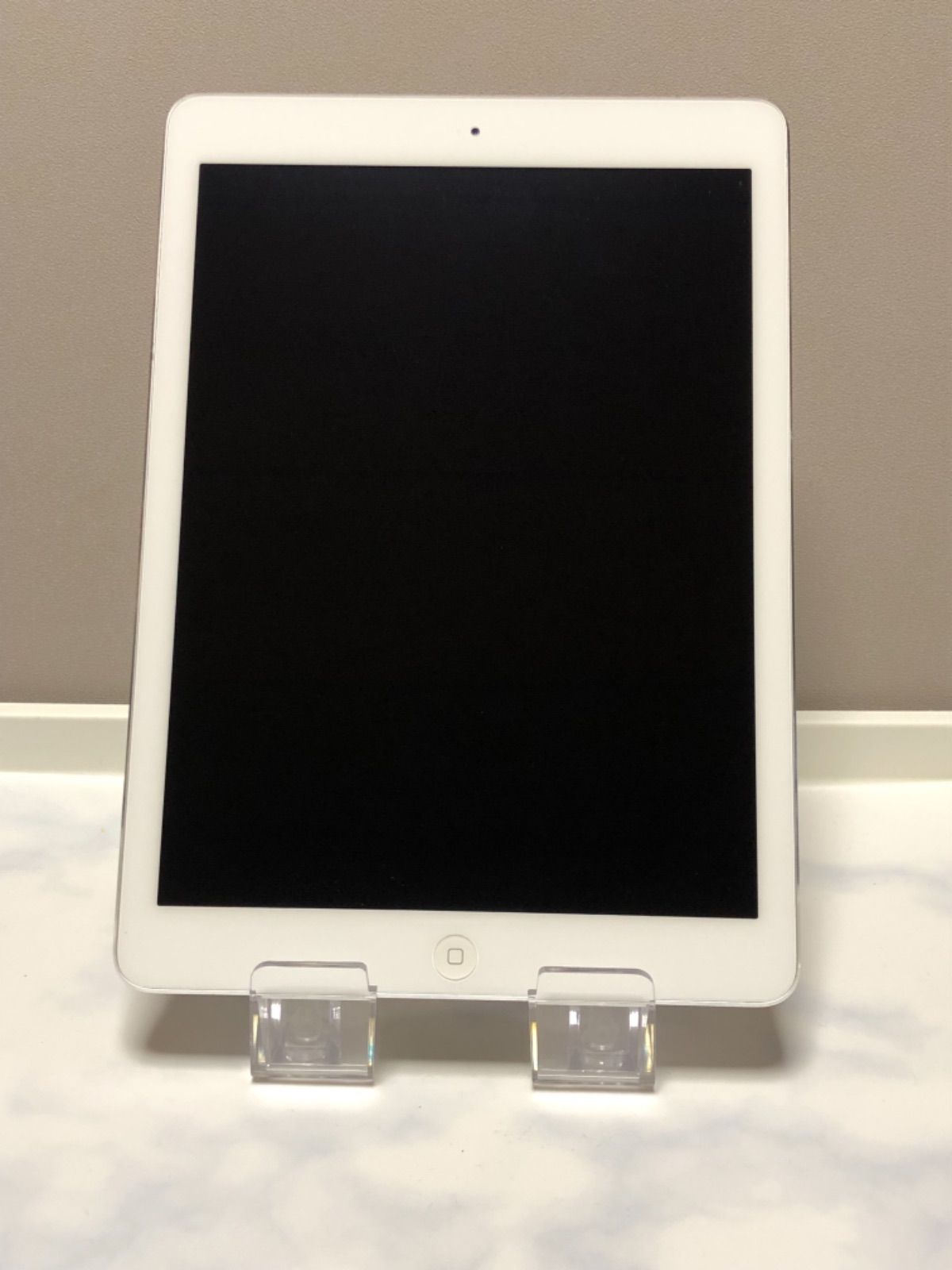 【新品好評】iPad Air 32G シルバー wifiモデル MD789J/A iPad本体